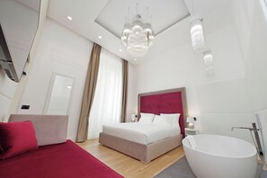 7 bedrooms, iron/ironing board, WiFi, bed sheets - Domus Aurea Luxury Suites (Roma)