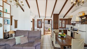 Een smart-tv en een open haard