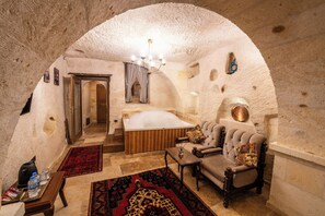Superior Double Room, 1 King Bed, Hot Tub, Courtyard View | Premium bedding, Select Comfort beds, individually decorated - Library Cave Hotel (Urgup)