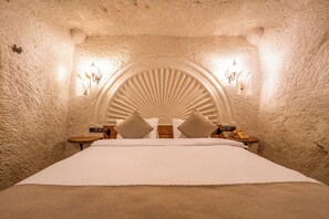Superior Double Room, 1 King Bed, Hot Tub, Courtyard View | Premium bedding, Select Comfort beds, individually decorated - Library Cave Hotel (Urgup)