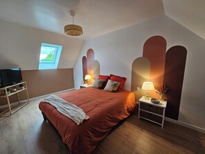 3 bedrooms, iron/ironing board, travel cot, WiFi - Getaway (Étienville)