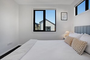 2 chambres, fer et planche à repasser, accès à Internet, literie fournie