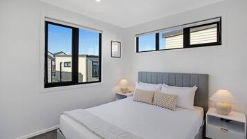 2 soverom, strykejern/-brett, internettilgang og sengetøy