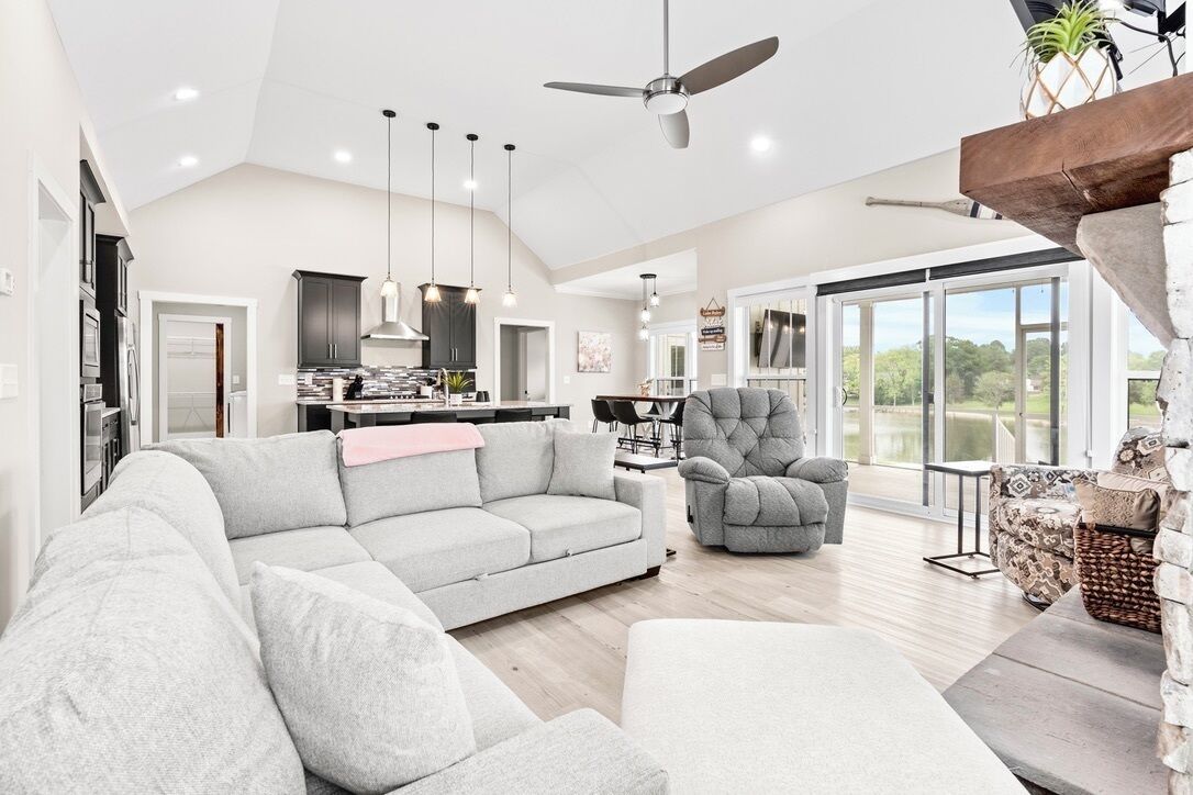Stylish & Modern Waterfront Getaway in Winchester!