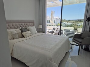 2 bedrooms, iron/ironing board, Internet, bed sheets