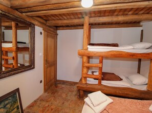 2 bedrooms, Internet, bed sheets