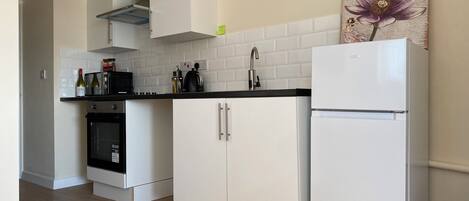 アパートメント | 専用キッチン | 冷蔵庫、電子レンジ、オーブン、コンロ