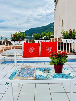 Terrace/patio - Marisabella home with terrace (Vico Equense)