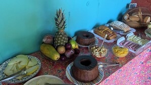 Daily buffet breakfast for a fee - POUSADA LINDA FLOR (Alto Paraíso de Goiás)