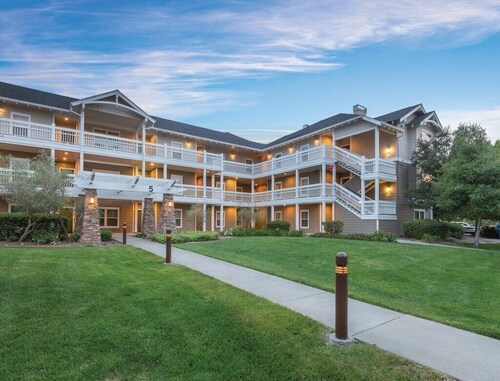 Sonoma | Wine & Vineyard Days | Pool | 3BR Penthouse • Sleeps 6