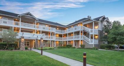 Sonoma | Wine & Vineyard Days | Pool | 3BR Penthouse • Sleeps 6