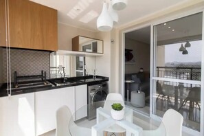 Outdoor dining - Beautiful Studio - GRU 1112 (Jardim Flor da Montanha Guarulhos)