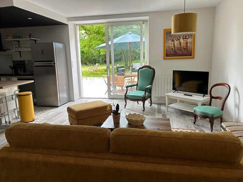 Corps de ferme des Genets du XIX rénové  Parc de 2ha - Ardèche verte 4ch 8 pers.