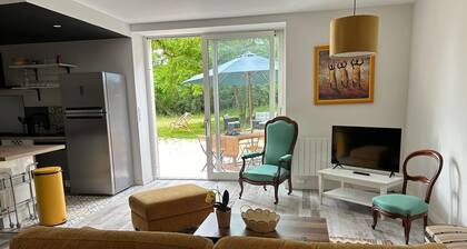 Corps de Ferme des Genets du XIX Rénové Parc de 2ha - Ardèche Verte 4ch 8 Pers