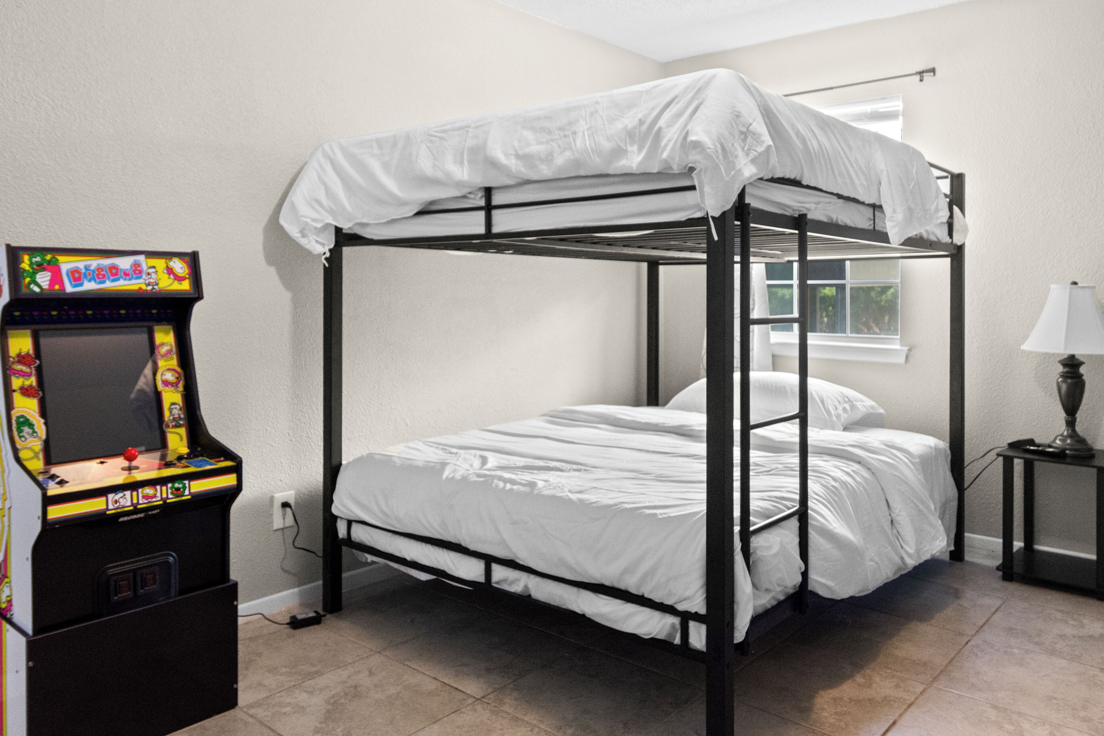 4 bedrooms, desk, iron/ironing board, travel cot