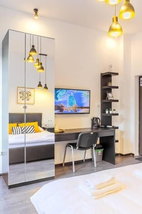 1 bedroom, iron/ironing board, travel crib, WiFi