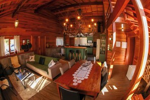 Familien-Ferienhaus | Wohnbereich | Flachbildfernseher