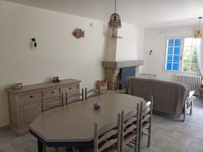 Dining - Family home in the heart of the island (Saint-Pierre-d'Oléron)