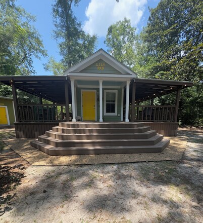 Lily Pad cottage in Wiggins, just 10 minutes to the town center