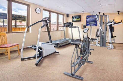 Durango | Couples Mountain Retreat | Pool + Hot Tub + Mountains