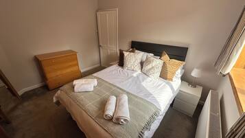 3 bedrooms, iron/ironing board, free WiFi, bed sheets