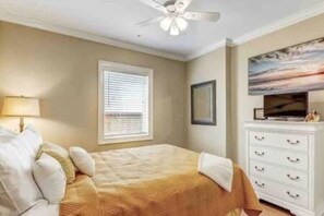 3 habitaciones, tabla de planchar con plancha, wifi y ropa de cama