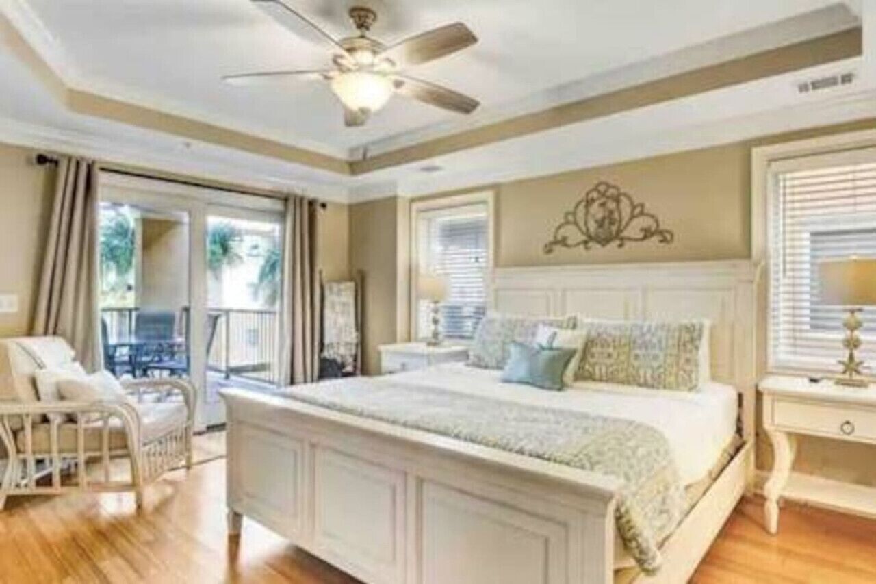 3 slaapkamers, een strijkplank/strijkijzer, wifi, beddengoed