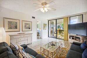 Apartment - Oceanfront Hibiscus D203 St Aug Free Tix (St. Augustine)