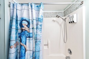 Hair dryer, towels, soap, shampoo - Cozy Efficiency! Indoor/OutdoorPools.Sleeps 4.Pet friendly! (Corpus Christi)