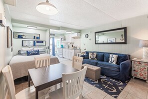 Interior - Cozy Efficiency! Indoor/OutdoorPools.Sleeps 4.Pet friendly! (Corpus Christi)