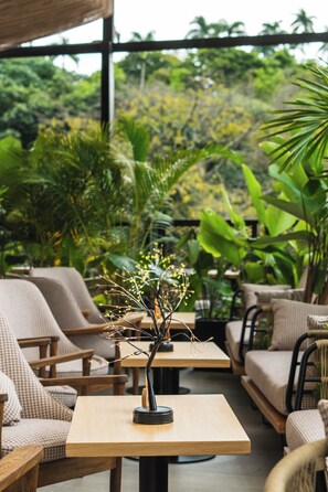 Front of property - HYPE STATES (Cali)