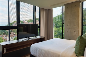 Royal Apartment, Balcony, City View