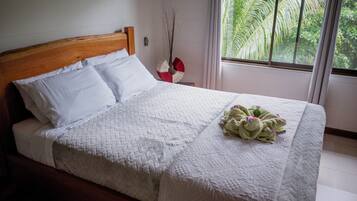 1 bedroom, individually decorated, individually furnished, desk