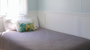 Pool View Suite | Free WiFi, bed sheets