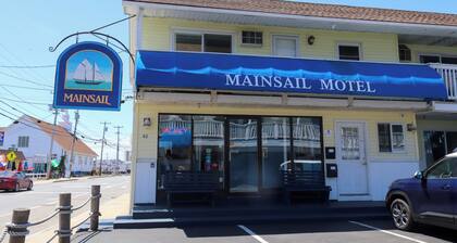 Mainsail Inn & Cottages