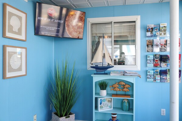 Lobby - Mainsail Motel & Cottages (Hampton)