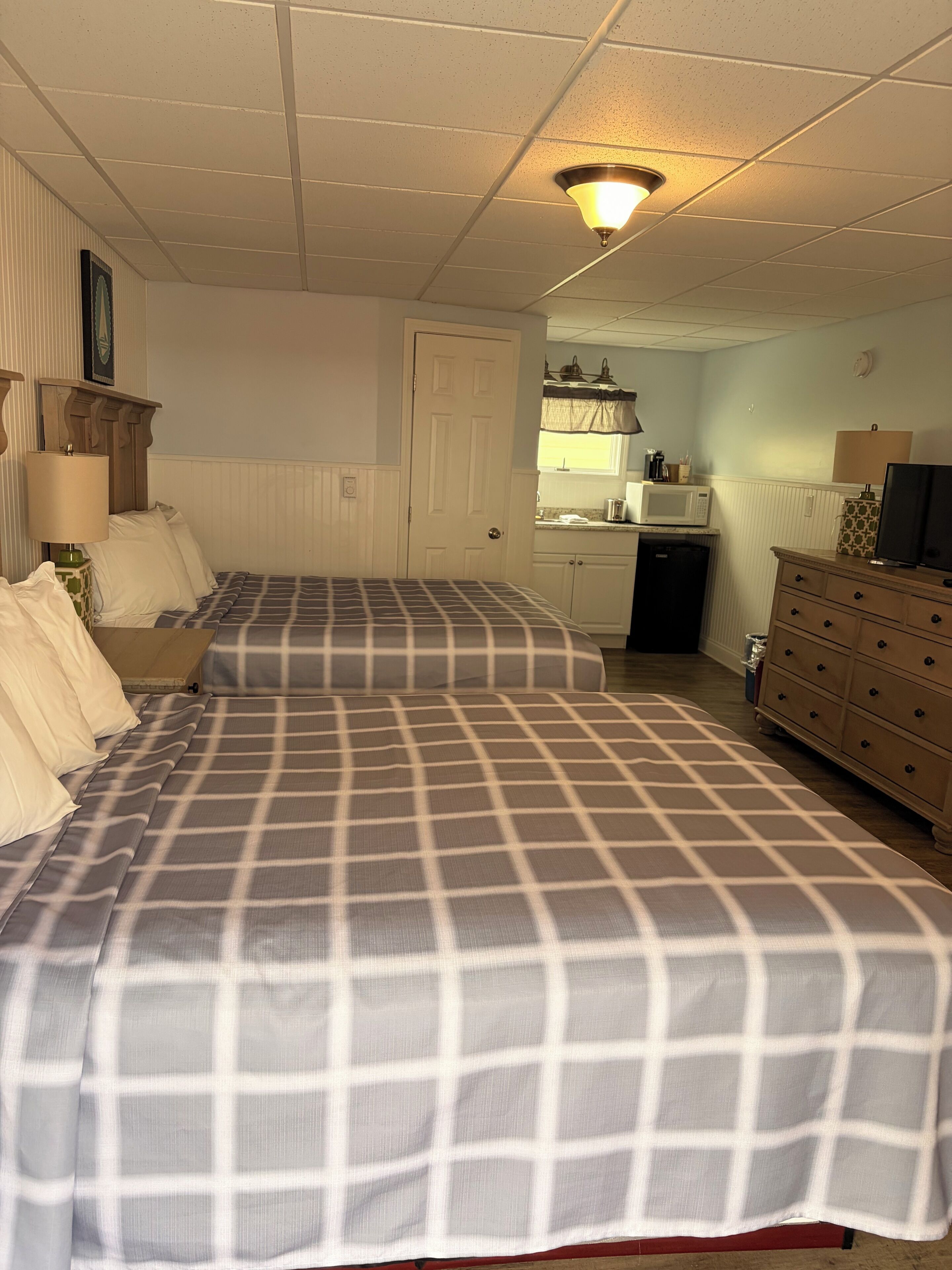 Choice 2 Queens New | Free WiFi, bed sheets