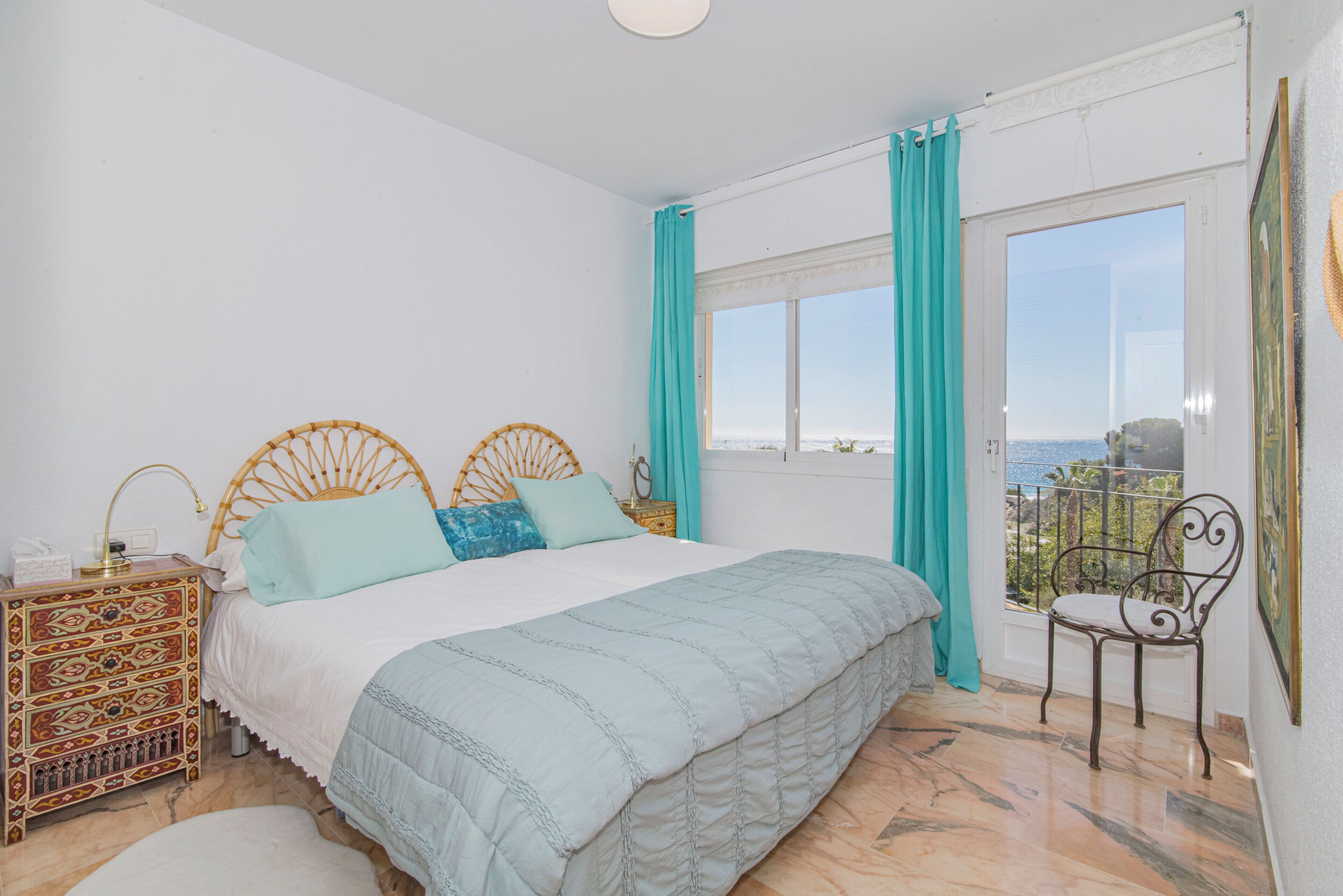 2 dormitorios, tabla de planchar con plancha, wifi gratis y ropa de cama