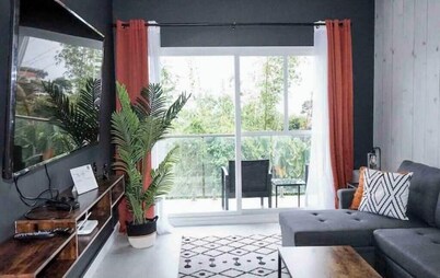 Cityscape View Apartment at Fort George