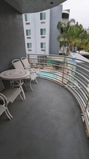 Outdoor dining - WorldMark Mission Valley - 1 Bedroom Accessible (San Diego)