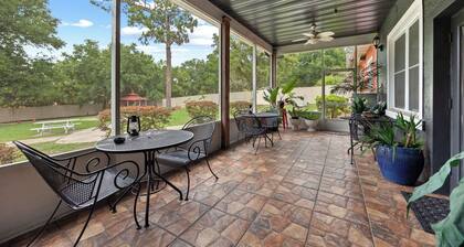 Banana Leaf Villa- Book your gathering today!