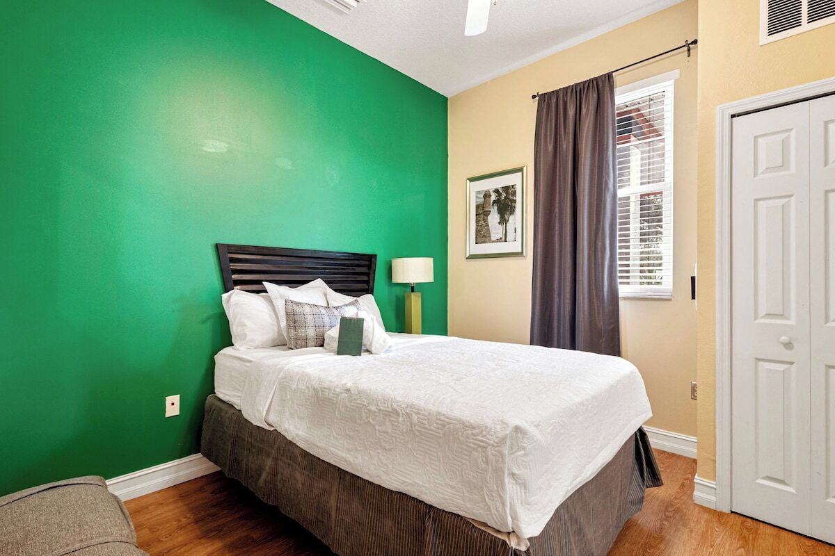 1 bedroom, desk, iron/ironing board, WiFi