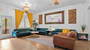 Televisión, oficina