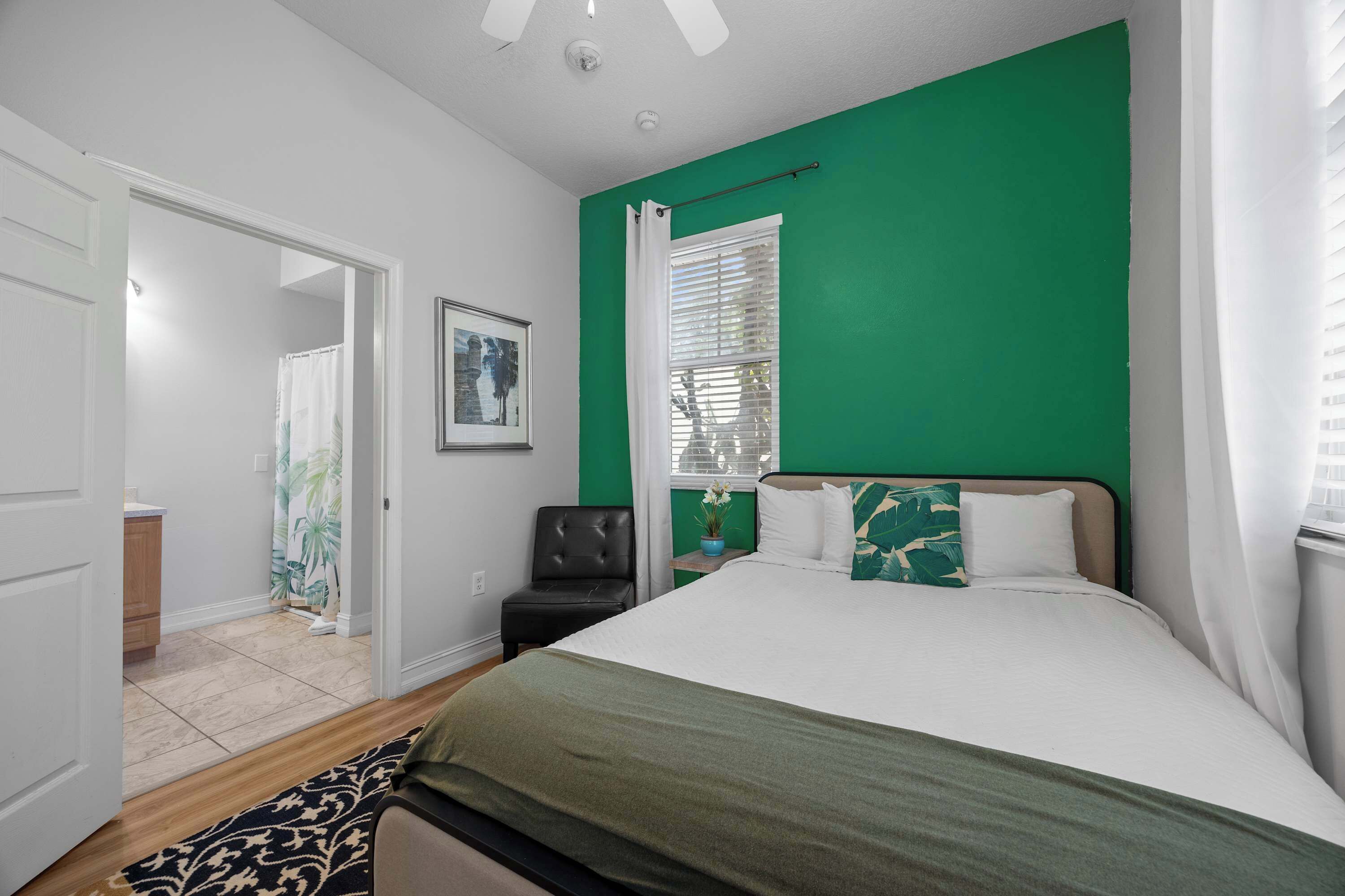 1 habitación, escritorio, tabla de planchar con plancha y wifi 