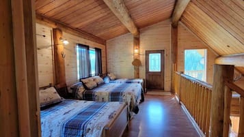 4 bedrooms, desk, iron/ironing board, WiFi