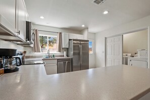 Private kitchen - l New l Fully Remodeled 3Br/2BTH l 1 min to Veterans Memorial Park l Central LOC (Sierra Vista)