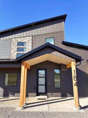 The Meadow at Nat’l Parks |Hot Tub| Sleeps 10