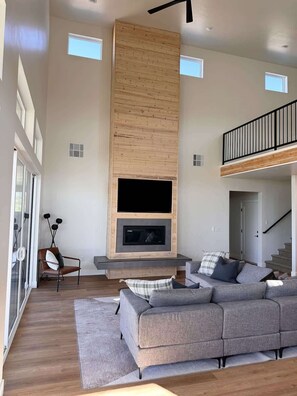 Smart TV, fireplace, offices