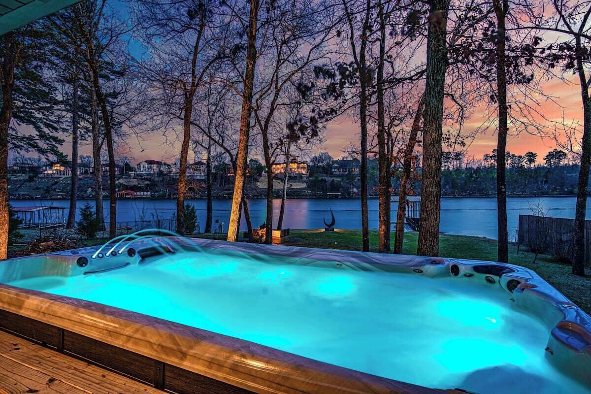 Lakefront Swim Spa Oasis on Main Channel in Hot Springs