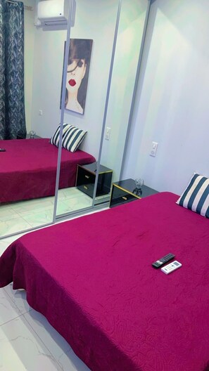 2 عدّة غرف نوم وواي فاي وملاءات أسرّة